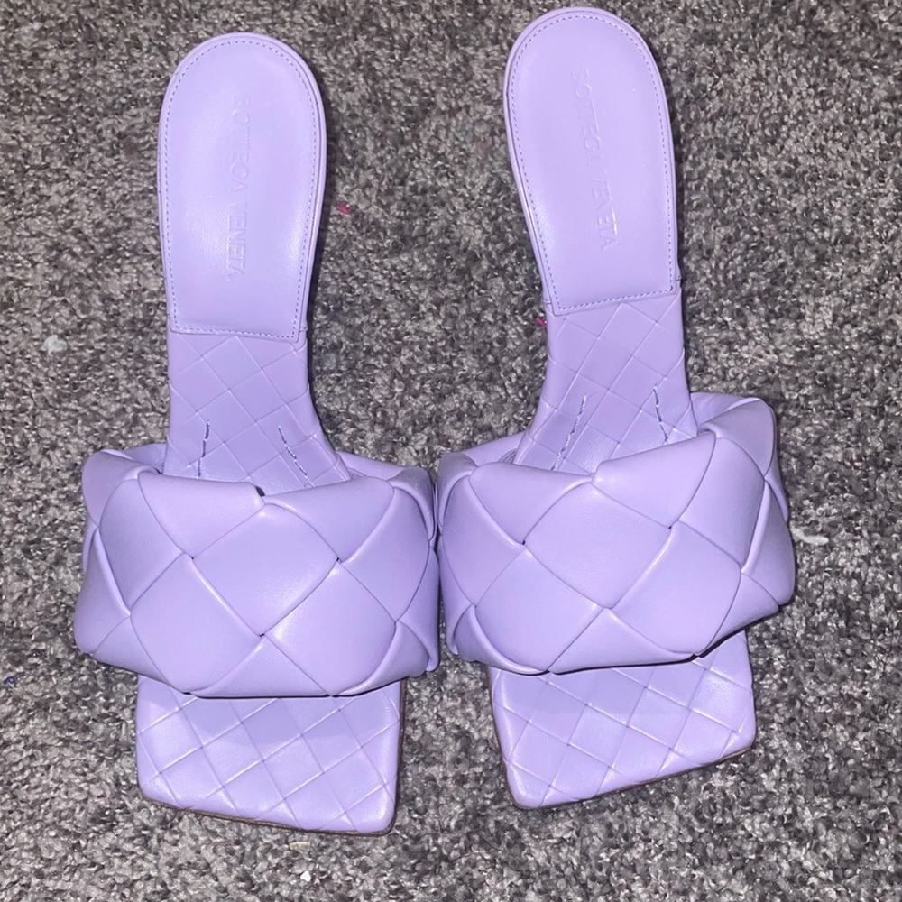 Very comfortable lido heels classy can wear with anything, worn once